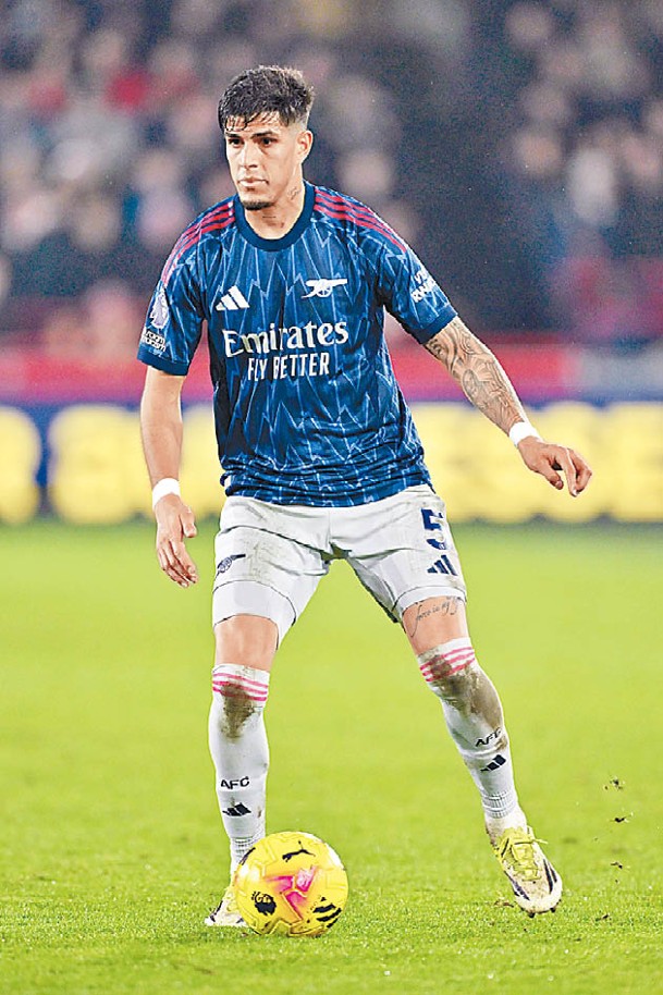 阿仙奴後衞 軒卡派爾2p2.jpg