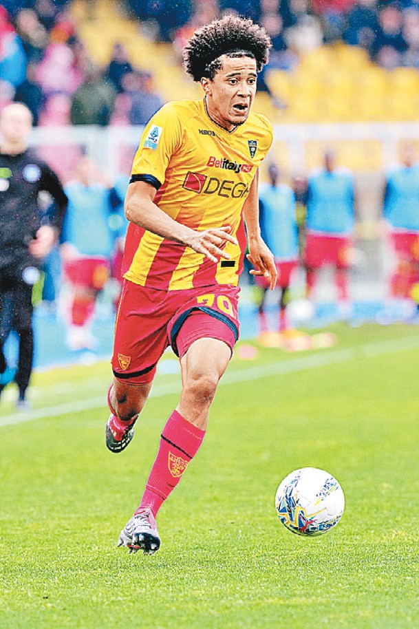 萊切中場 奧馬尼甘21p1.jpg