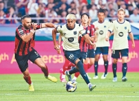 [东方报]熱身賽：金毛飛組合 巴塞砌大邱再嚟入球騷[08-04]