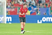 [东方报]世盃歐洲：西班牙食魯捧半場大[11-15]